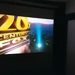 Cinema Video-projecteur Et Garage *