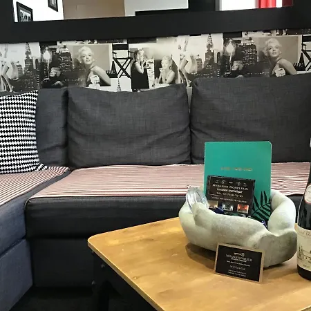 Cinema Video-projecteur Et Garage Дом отдыха