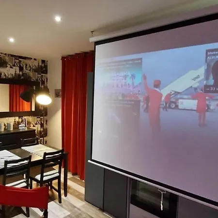 別荘 Cinema Video-projecteur Et Garage