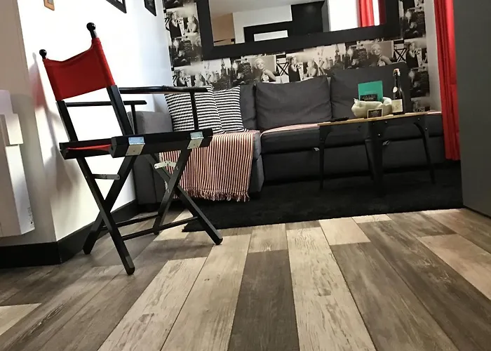 Cinema Video-projecteur Et Garage オンフルール